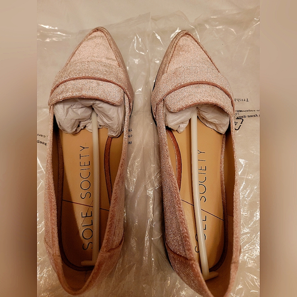WOMEN'S SHOES